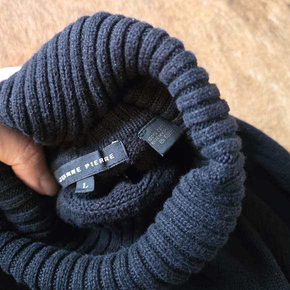 JEANNE PIERRE Turtleneck Sweater - Picture 3 of 3